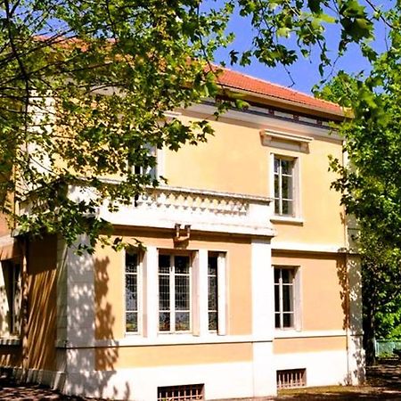 Rillieux-la-Pape Villa Castel Maison-Table D'Hotes & Jardin-Refuge De Biodiversite المظهر الخارجي الصورة